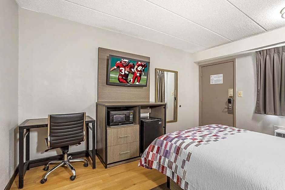 Red Roof Inn Tinton Falls - Jersey Shore