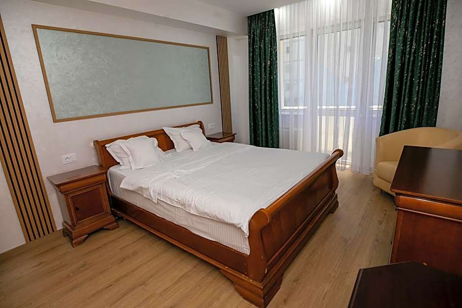 Hotel Senator