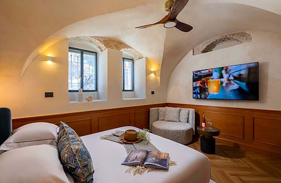 Villa Albi - Machne Yehuda Hotel