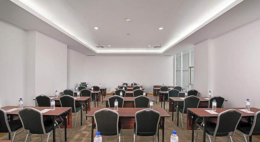 Whiz Prime Hotel Megamas Manado