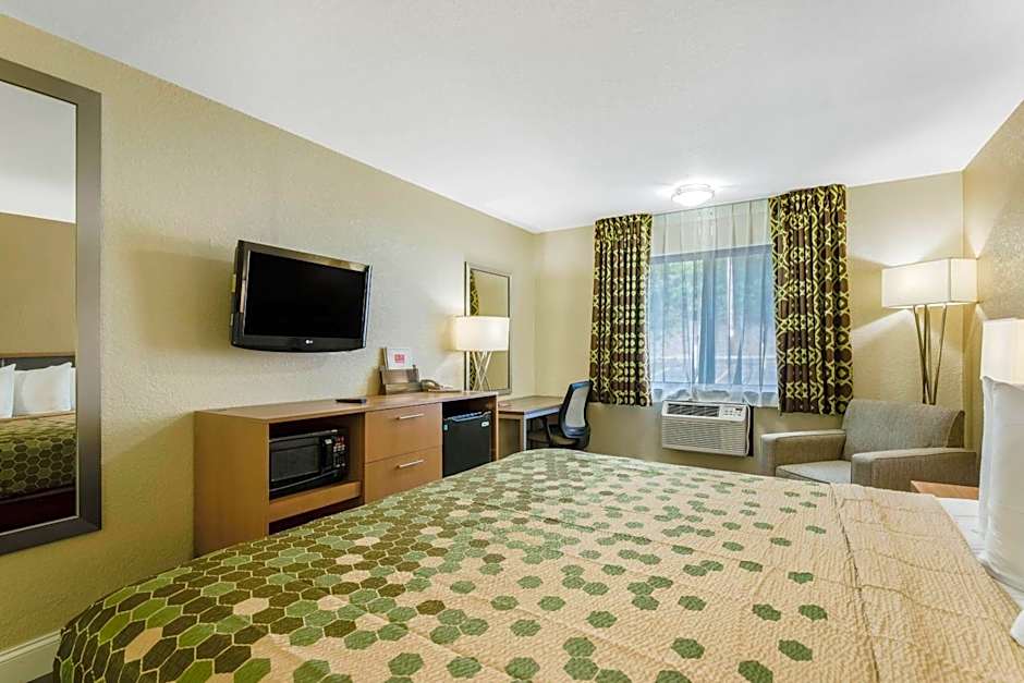 Econo Lodge Madison East