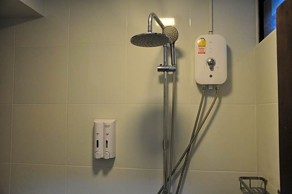 The Bedrooms Maeklong and Services Apartment