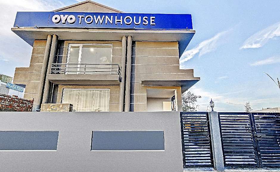 Townhouse Knowledge Park  Near Sharda University