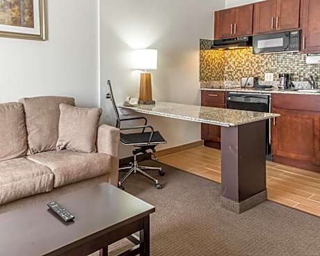 Mainstay Suites Pittsburgh Airport