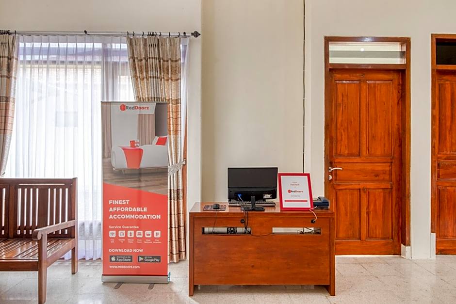 RedDoorz near Universitas Gajah Mada