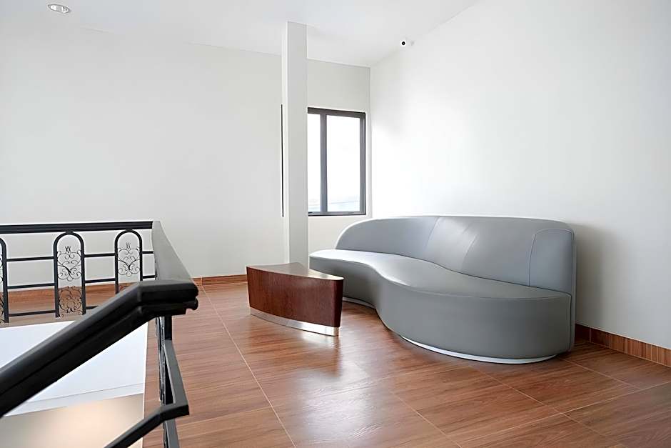 RedDoorz Plus near Ferry Terminal Batam Center