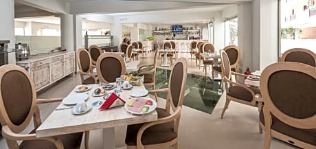 Artemis Hotel Apartments