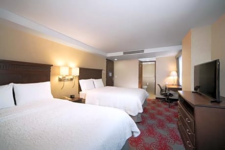  2 QUEEN BEDS NONSMOKING - FREE WI-FI/ HOT BREAKFAST INCLUDED/HDTV - SHOWER ONLY/WORK AREA -