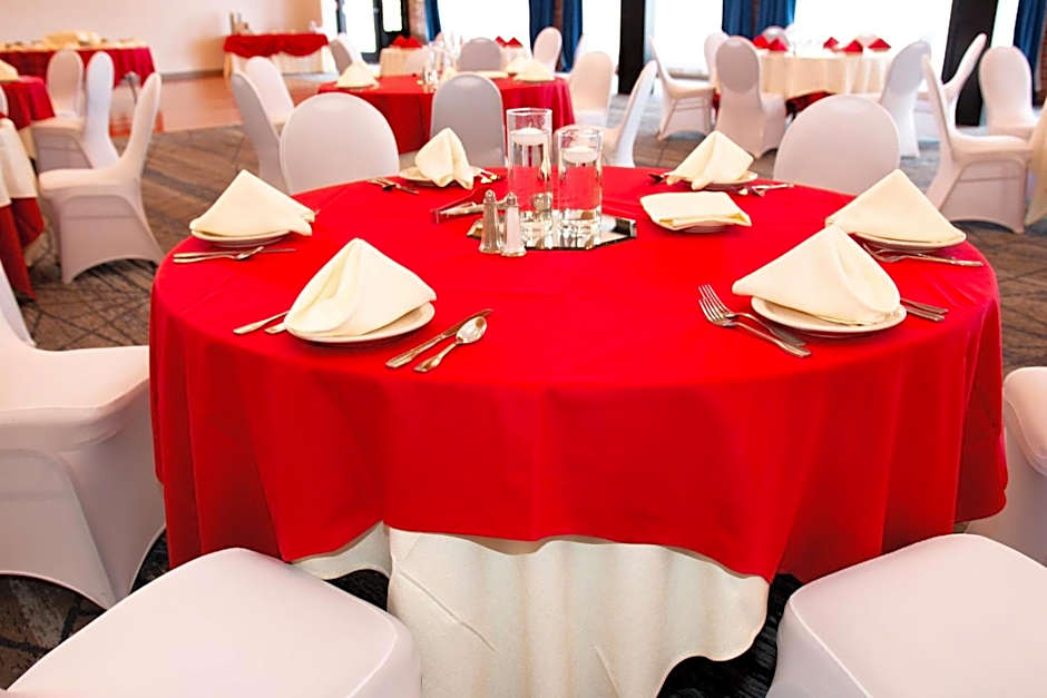 Holiday Inn Express Hotel & Suites Latham By IHG