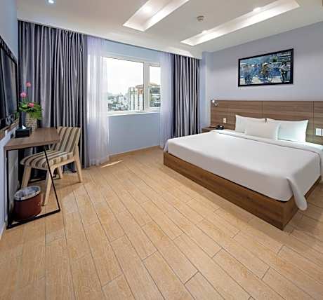 Premium Deluxe Double or Twin Room with City View