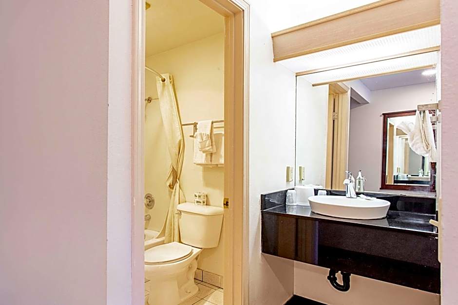 Motel 6 Pendleton, OR - West