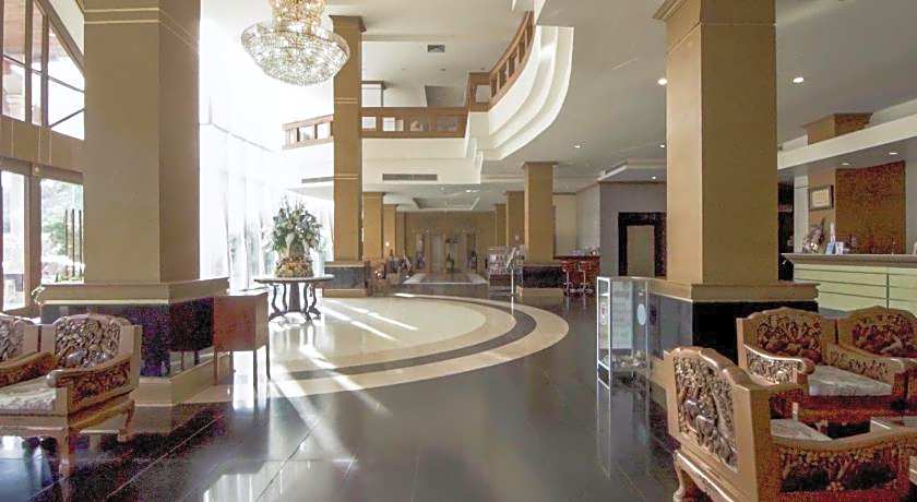 Arawan Riverside Hotel