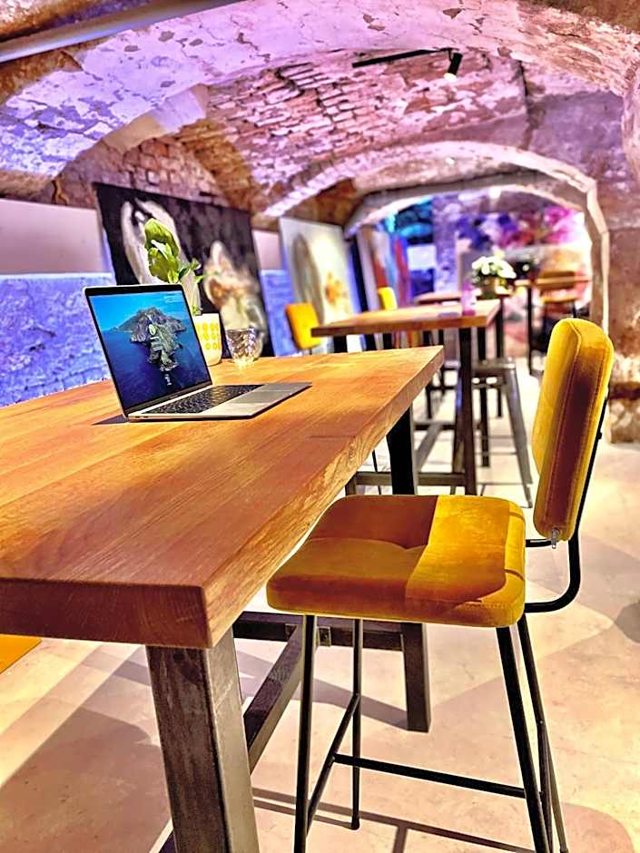 Atelier Raamwerk City Atelier Apartment for Friends and Families 125m2!