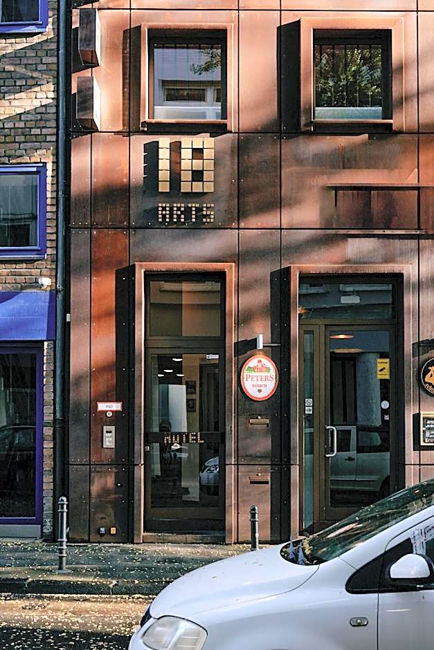 18Arts Hotel