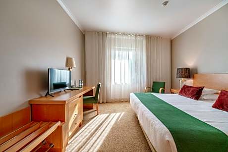 Family room (2 adults + 2 children up to 12 years)