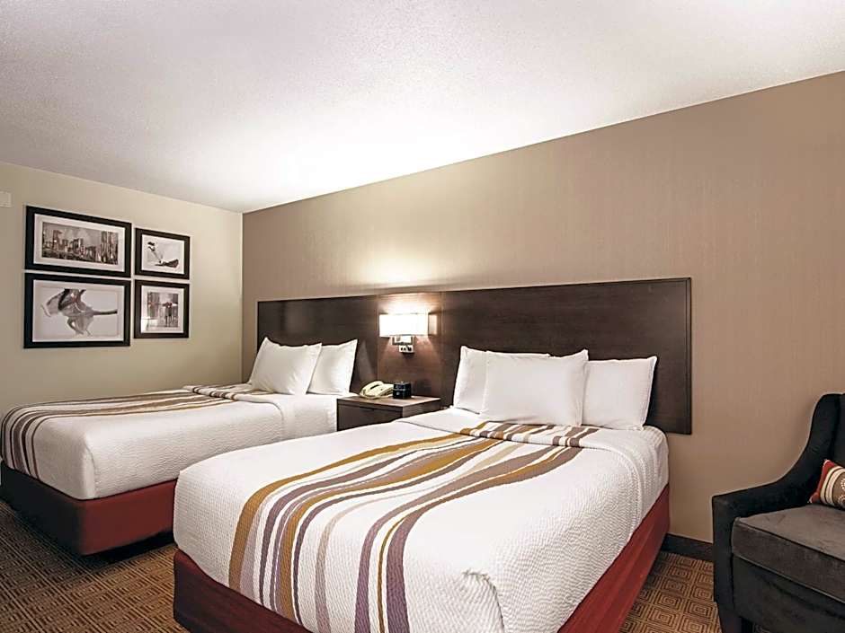 La Quinta Inn & Suites by Wyndham Vancouver Airport