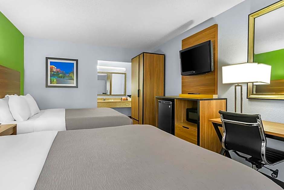 Quality Inn & Suites Greenville - Haywood Mall