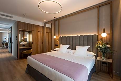 Hotel Giralda Center