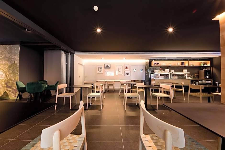 Aparthotel Atenea Valles