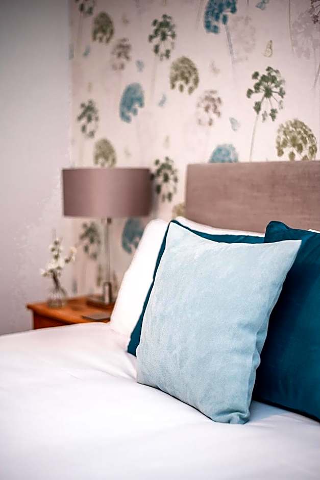 Trivelles Waterhall Country Gatwick Hotel & airport parking