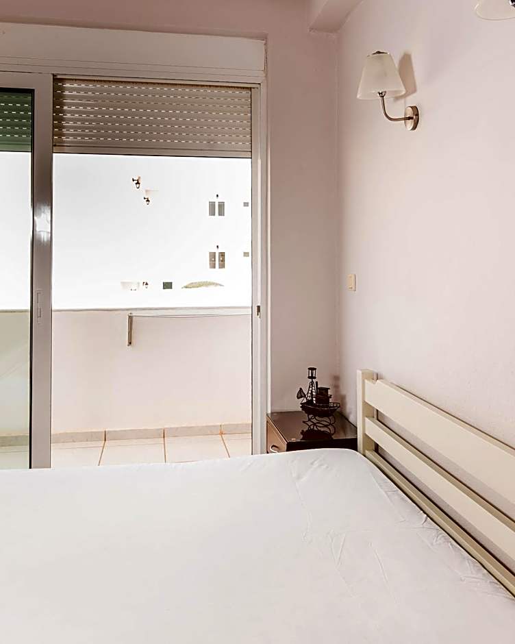 Yiannis Manos Hotel Resort