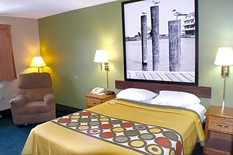 Queen Room - Mobility Access/Non-Smoking