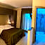 Victoria Hotel