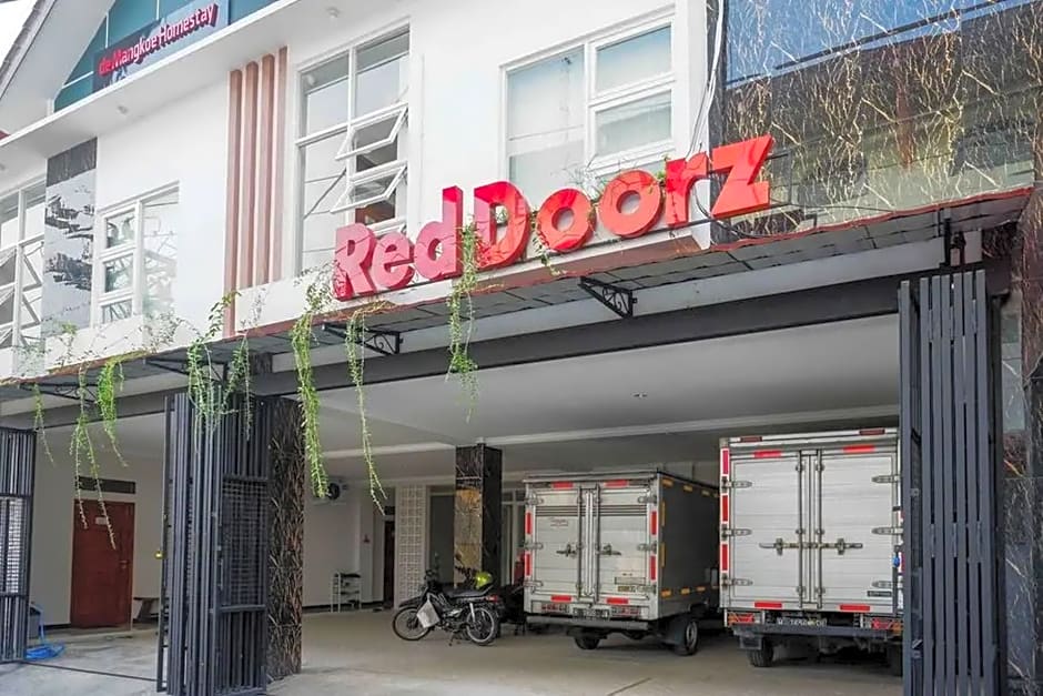 De Mangkoe Homestay by RedDoorz – Banjarsari, Surakarta, SD
