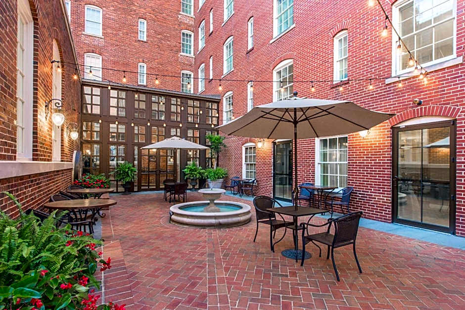 The George Washington A Wyndham Grand Hotel