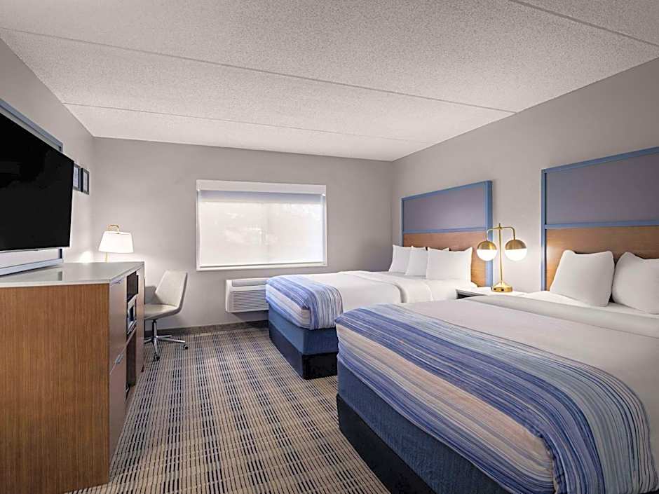 AmericInn by Wyndham Shakopee Near Canterbury Park