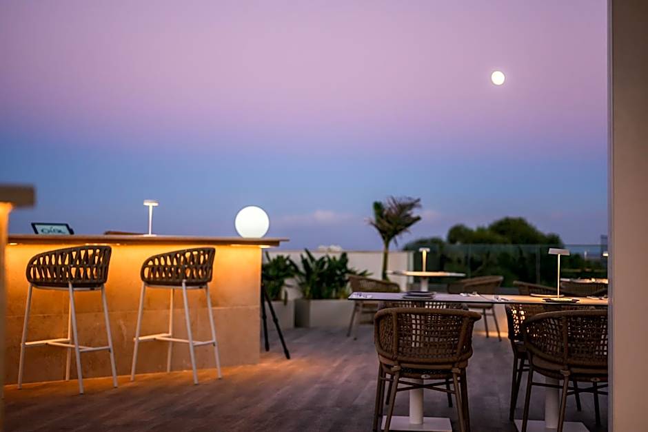 XVI Suites - Adults Only