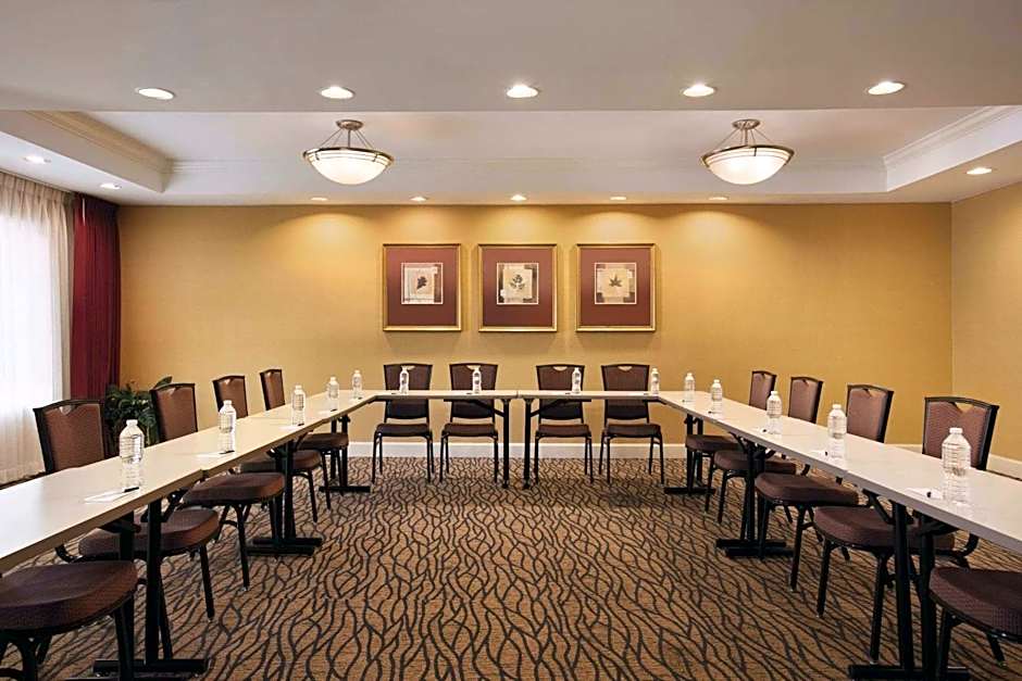Country Inn & Suites by Radisson, Atlanta Airport North, GA
