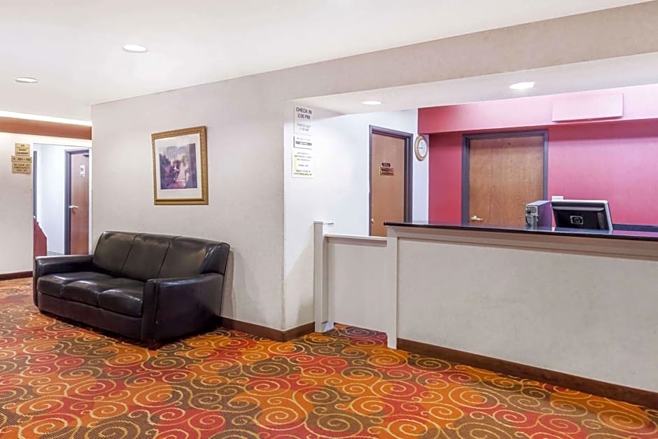 Super 8 by Wyndham Evansville North