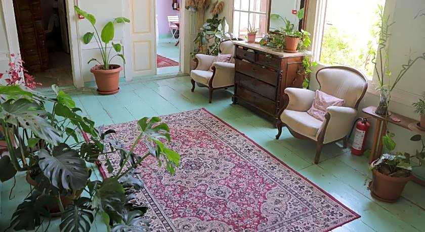 LOTUS GARDEN HOSTEL
