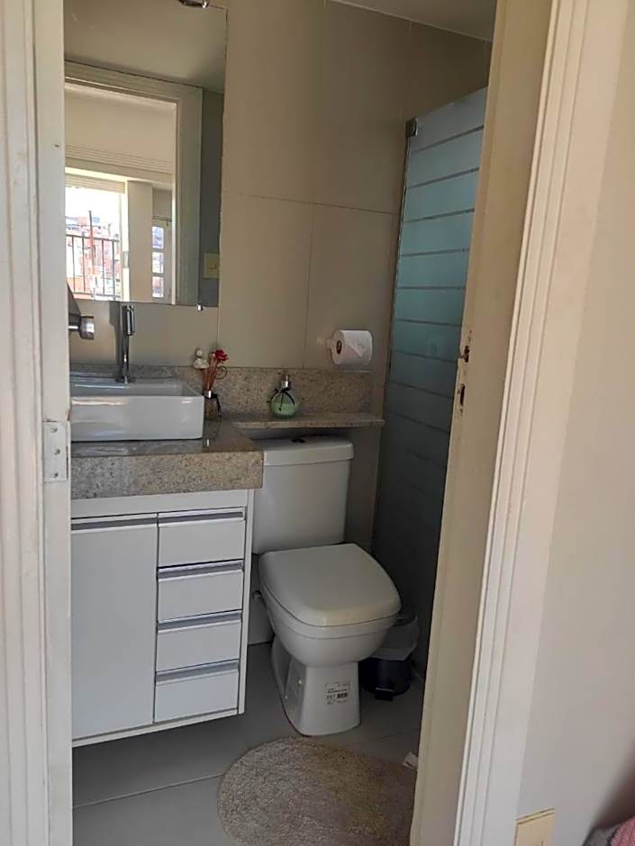 Em Ondina, atravessou praia! Subiu escada piscina!