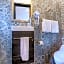 Anzures Black House