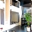 Hostel 1010 & MILLS COFFEE