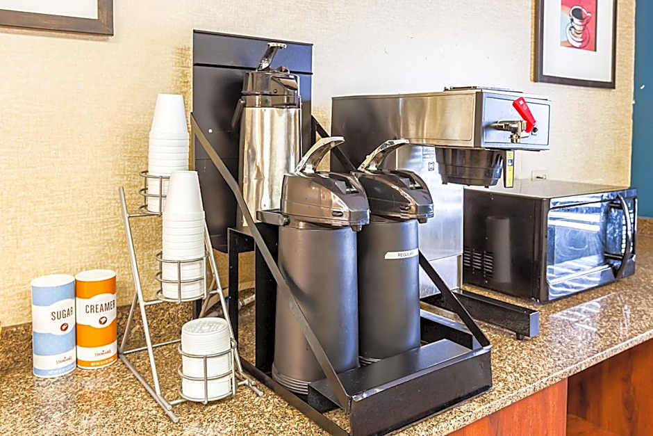 Motel 6-Milwaukee, WI - Glendale