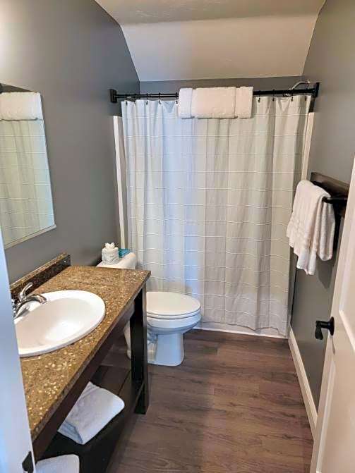 New England Inn & Lodge