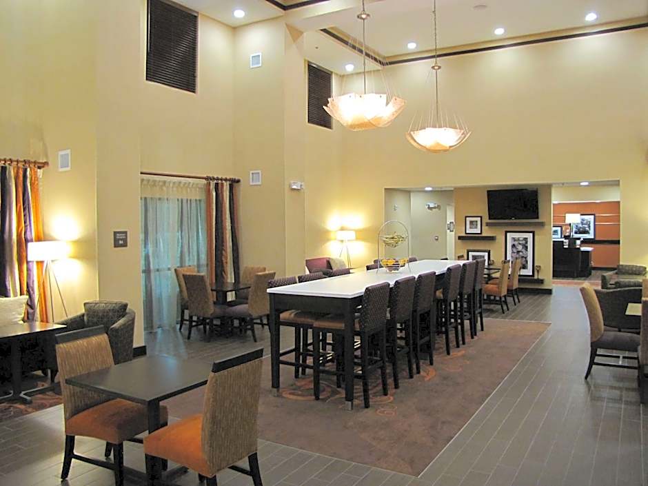 Hampton Inn By Hilton & Suites Jamestown