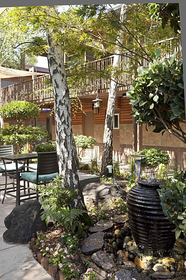 The Creekside Inn