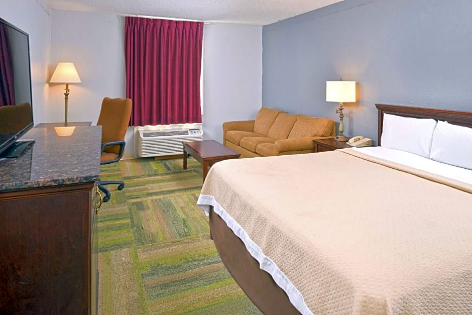 Country Garden & Suites-Benton