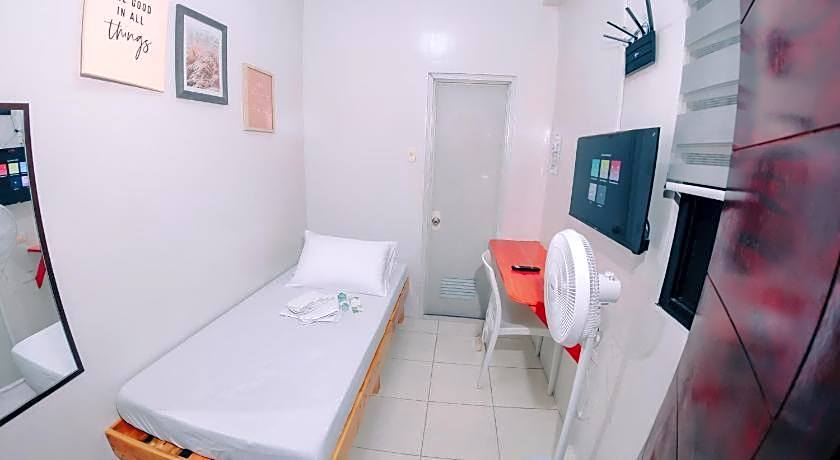 RedDoorz near Mariners Legazpi