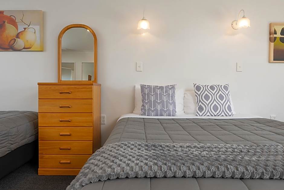 Grove Park Motor Lodge