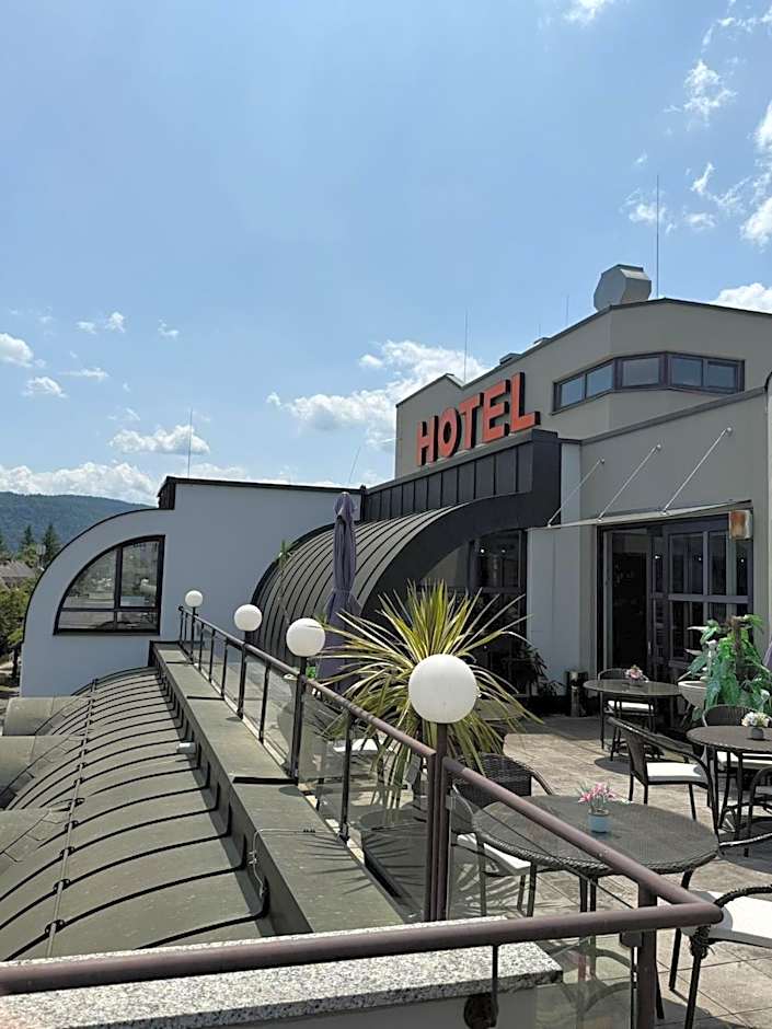 Skycity Hotel Atrigon