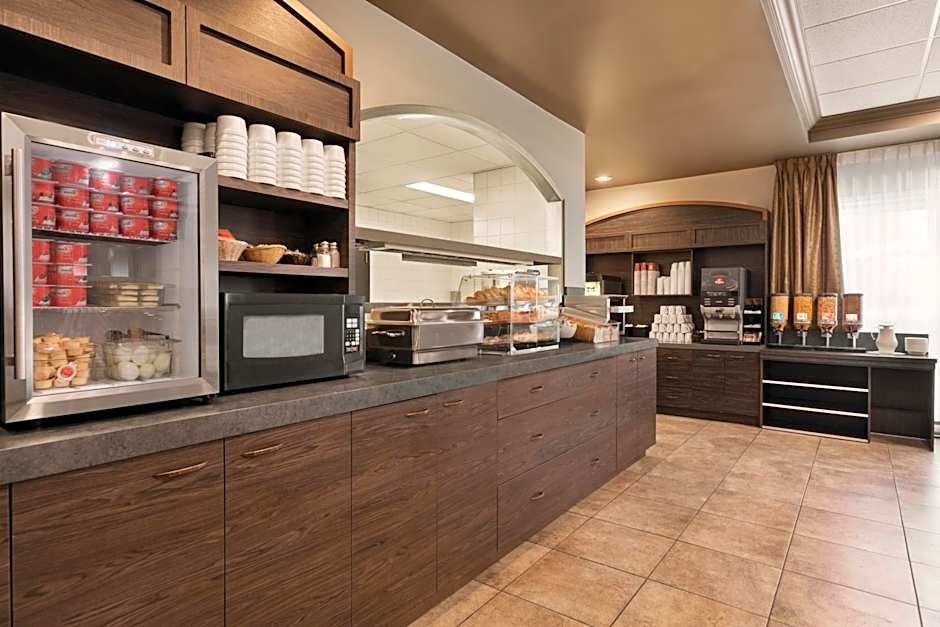 Days Inn by Wyndham Levis