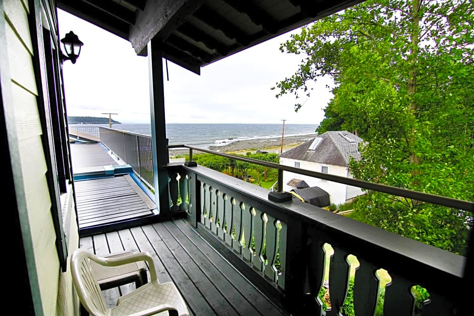 Heron's Landing Hotel