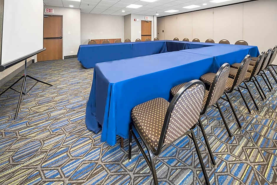 Holiday Inn Express Chicago Northwest-Vernon Hills By IHG