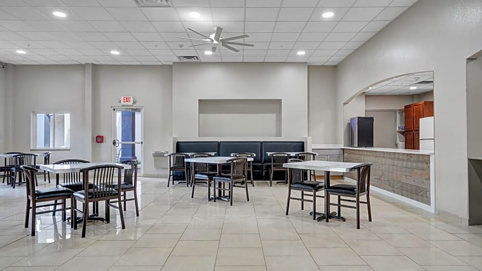 Days Inn & Suites by Wyndham Niagara Falls/Buffalo