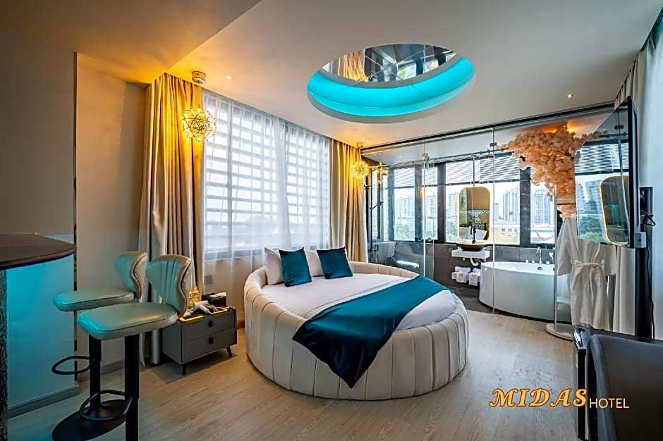 Midas Hotel